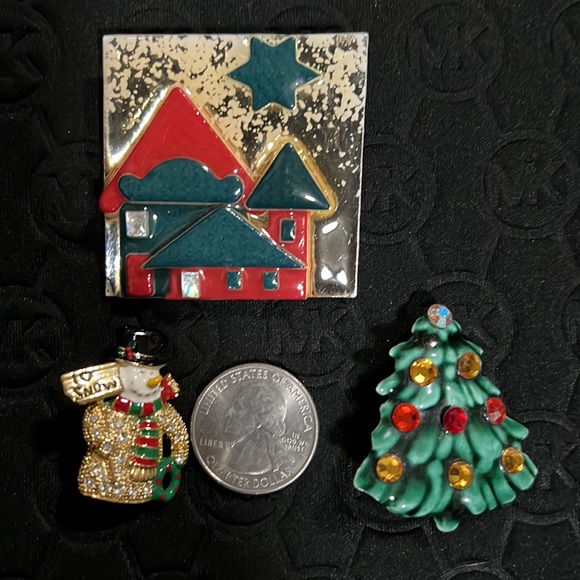 Vintage Christmas Pins - Picture 11 of 11